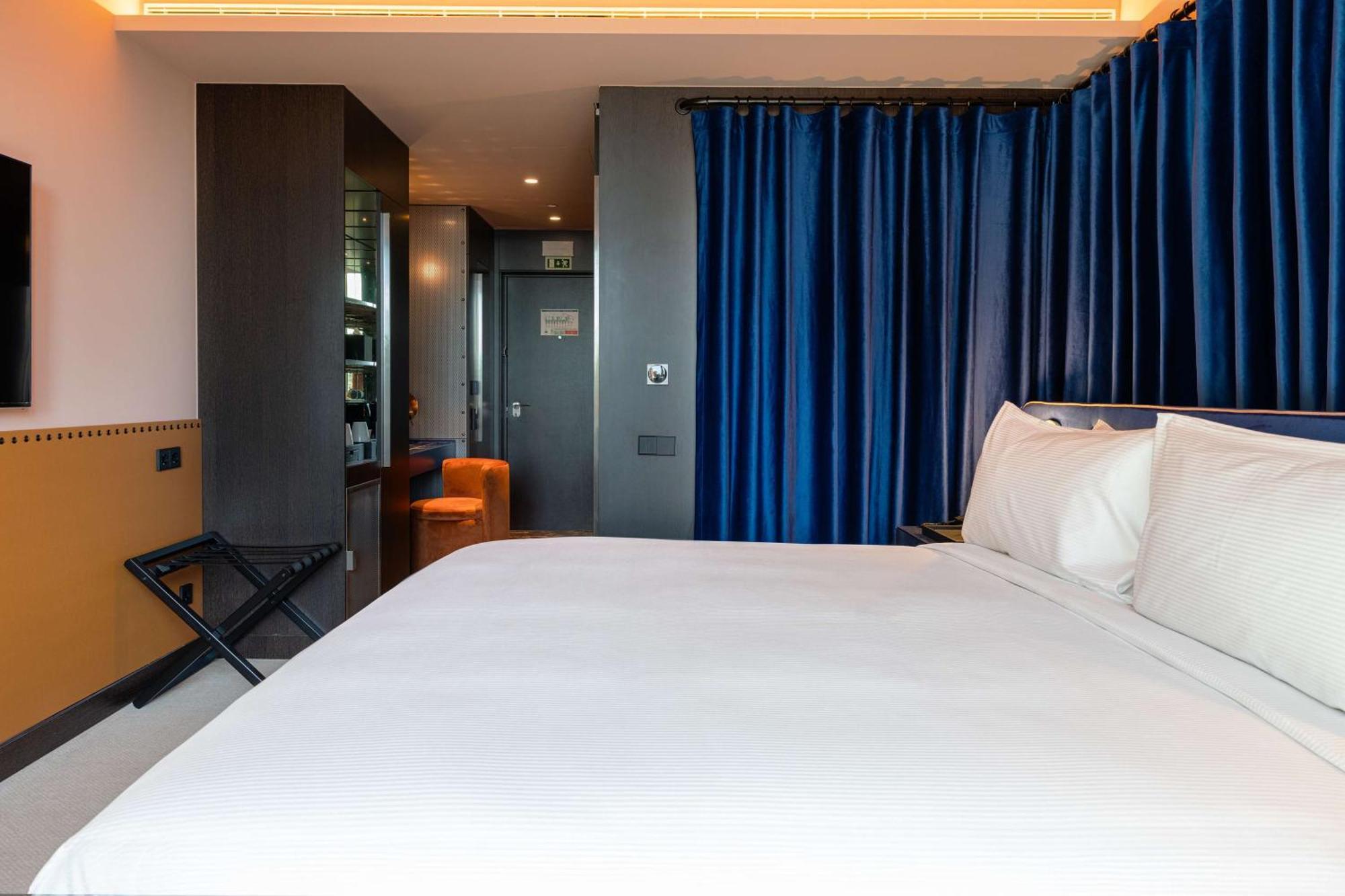 Deluxe King Room,1623891289:JPEG